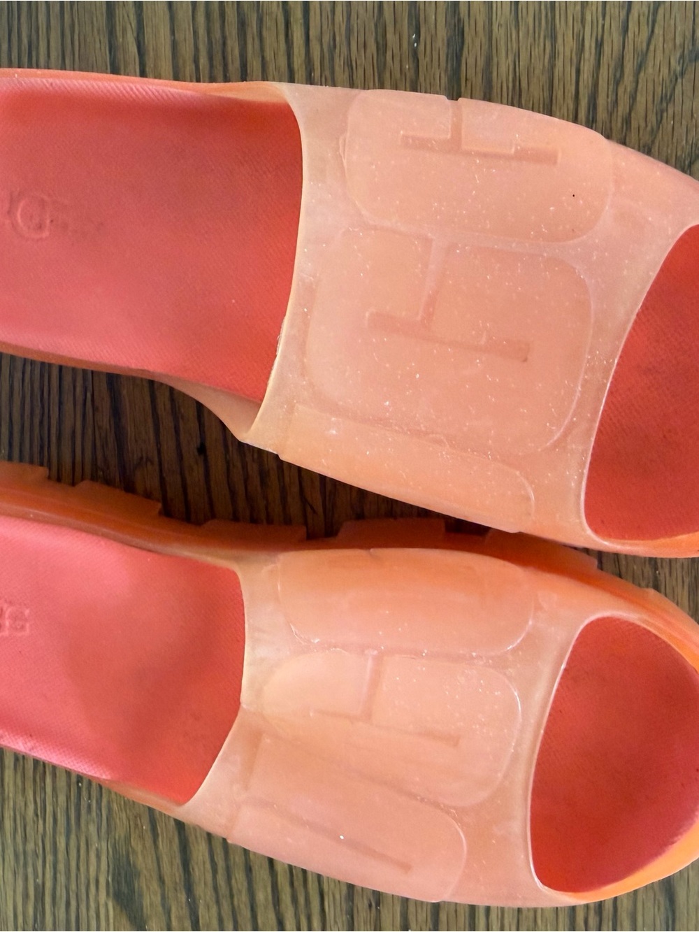 UGG Coral/Peach Slide Sandals for Women - Picture 1 of 2